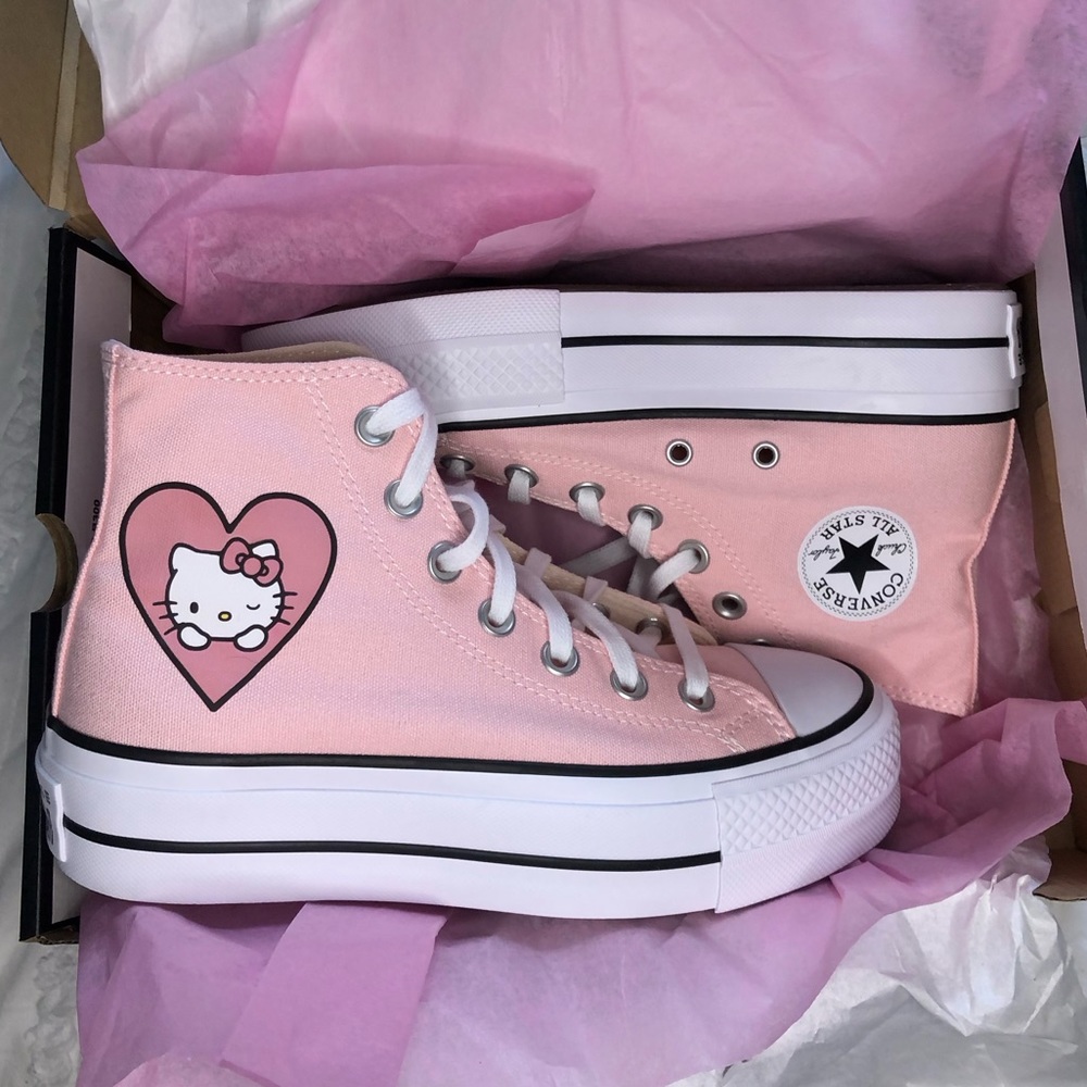 Hello Kitty converse